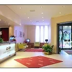 Hotel Grand President 4*
