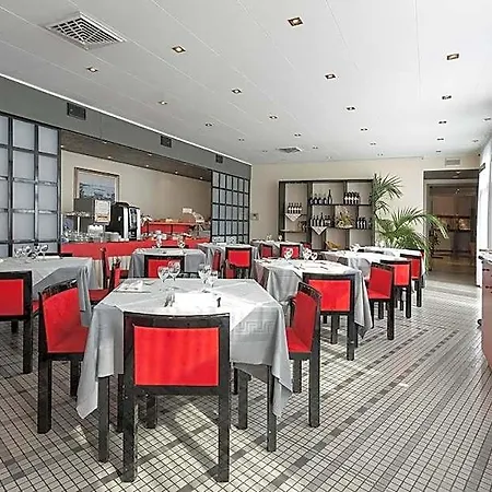 Hotel Grand President 4*