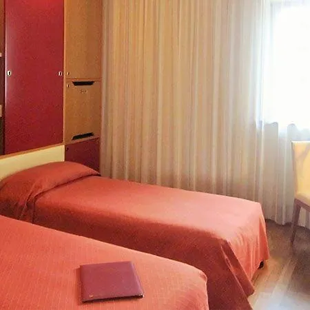 Grand President فندق