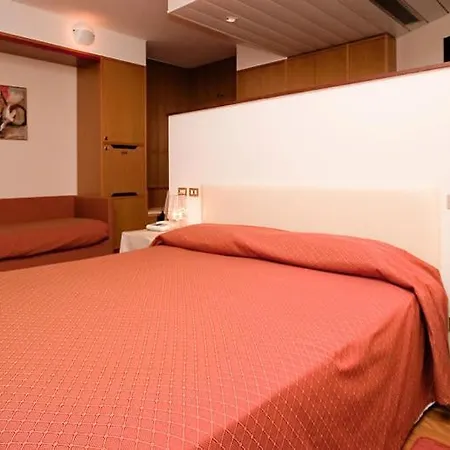 فندق Grand President