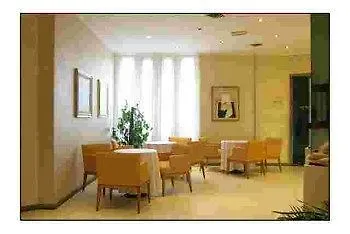 فندق Grand President 4*