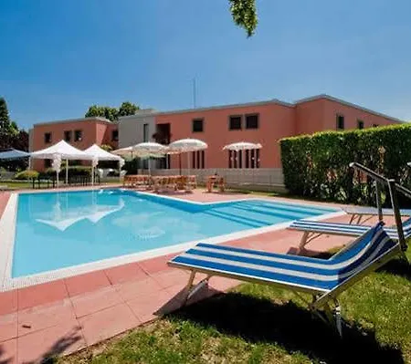 Hotel Grand President 4*