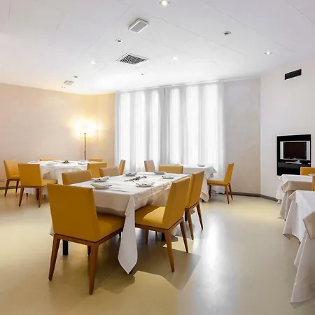 فندق Grand President 4*